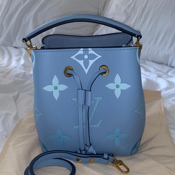 louis vuitton néo noé bb by the pool blue purse - Picture 2 of 8